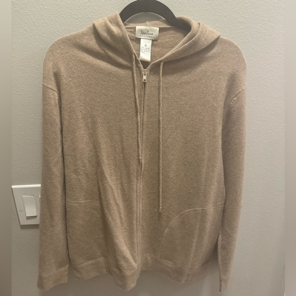Neiman Marcus Cashmere Sweater - Picture 1 of 7